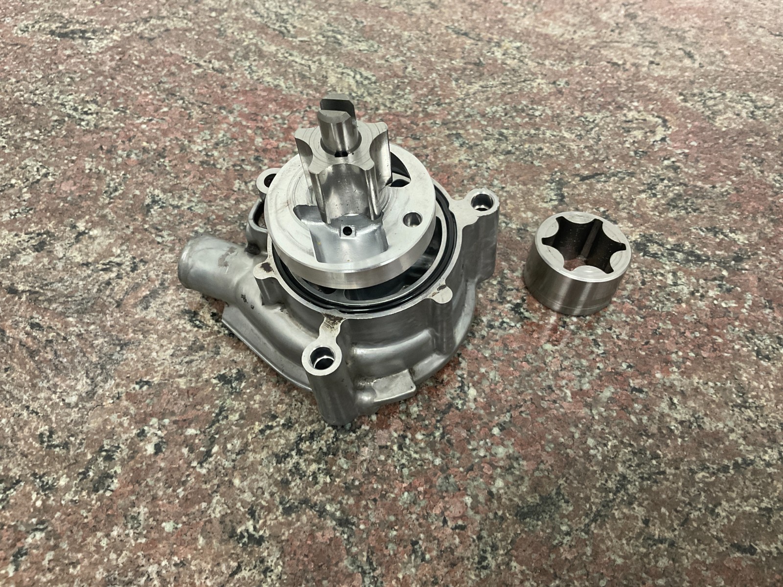 2024-2026 Kawasaki Ninja ZX-6R Engine Water Pump OEM 16160-0842 | eBay