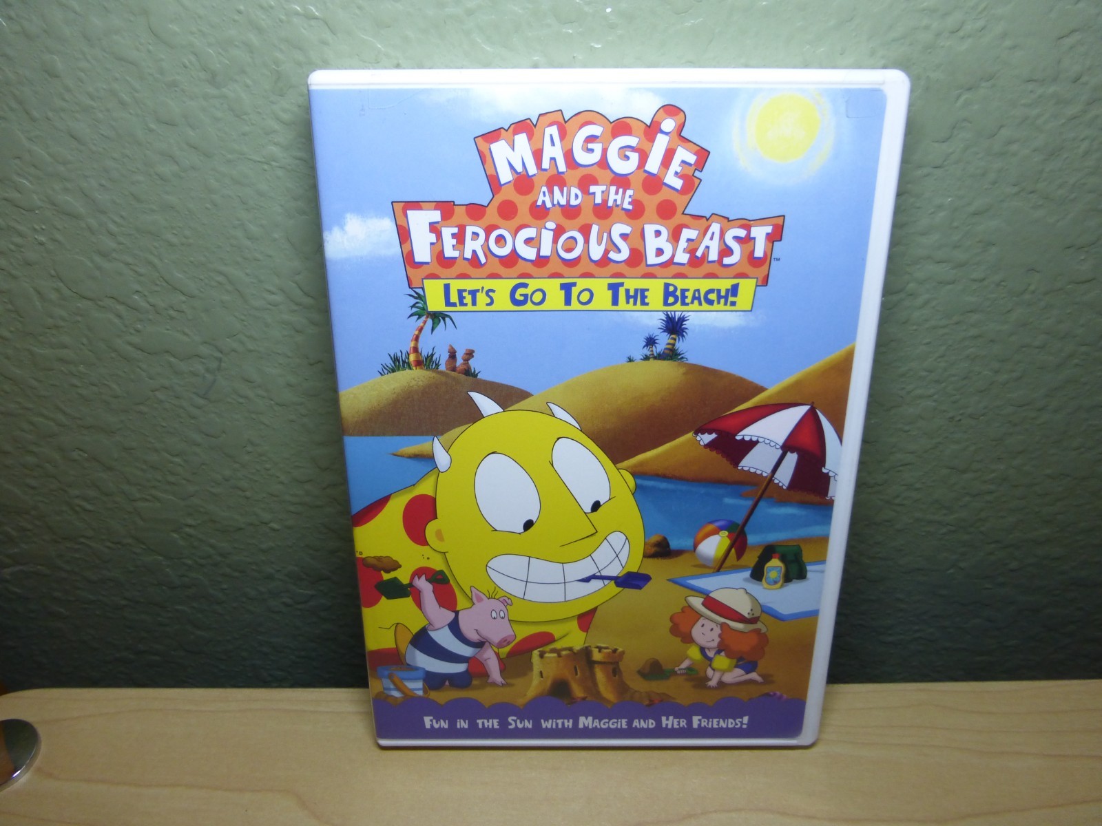 Maggie and the Ferocious Beast: Let's Go to the Beach (DVD