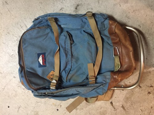 Vintage Original Jansport Day Bag Backpack Leather Patch Logo And Bottom Hiking