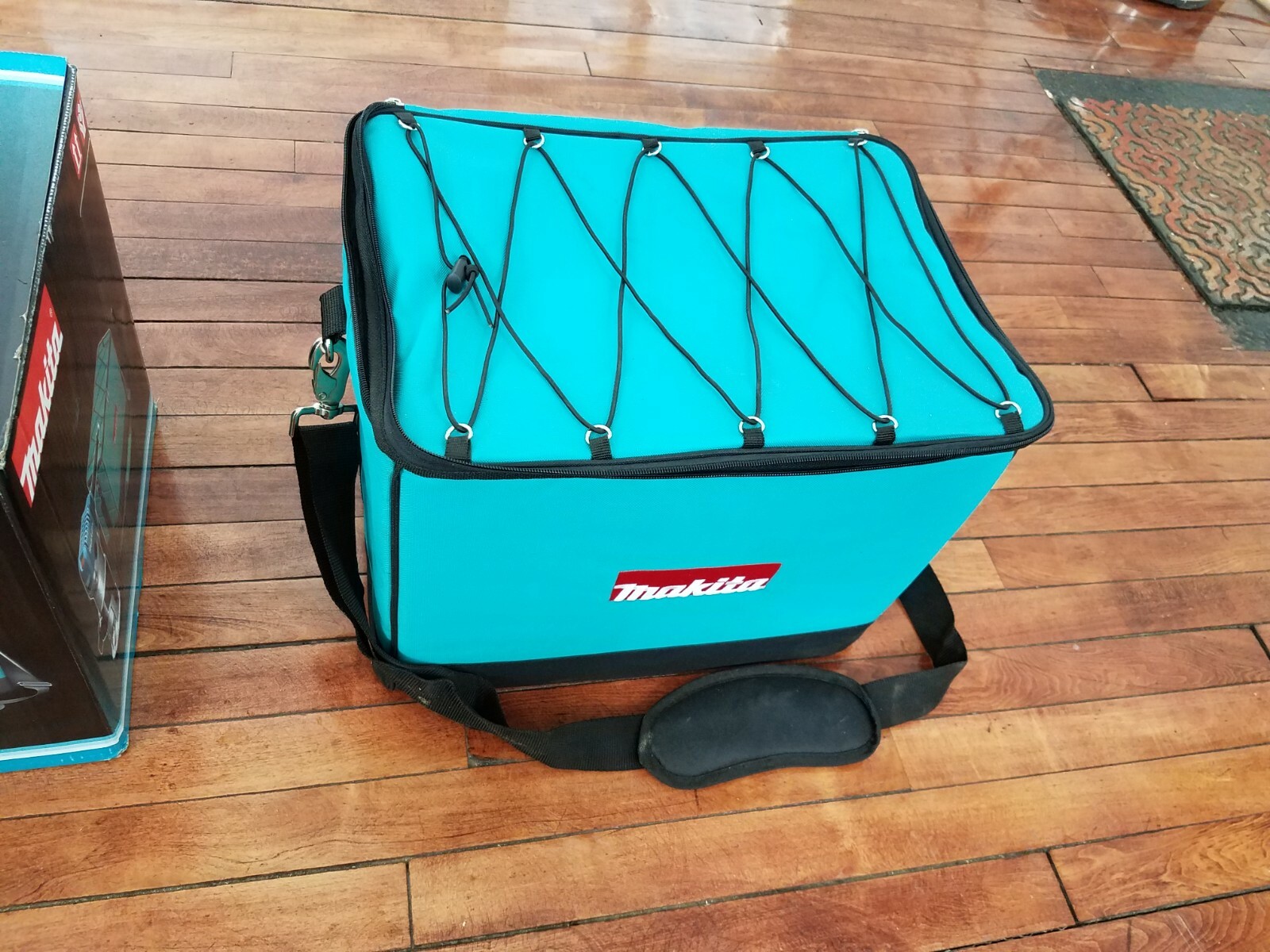 Makita rt0701cx3 router kit used 3 times