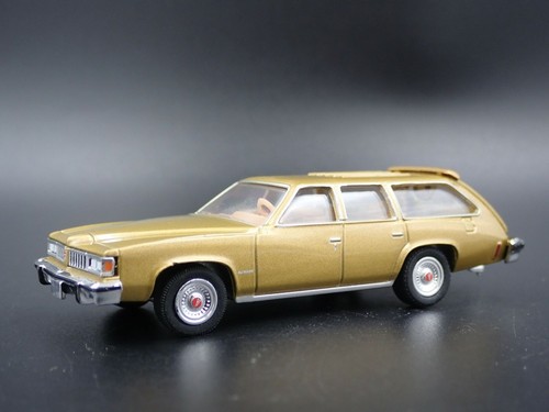 1977 77 PONTIAC LEMANS SAFARI WAGON 4 DOOR W HITCH 1/64 SCALE DIECAST MODEL CAR