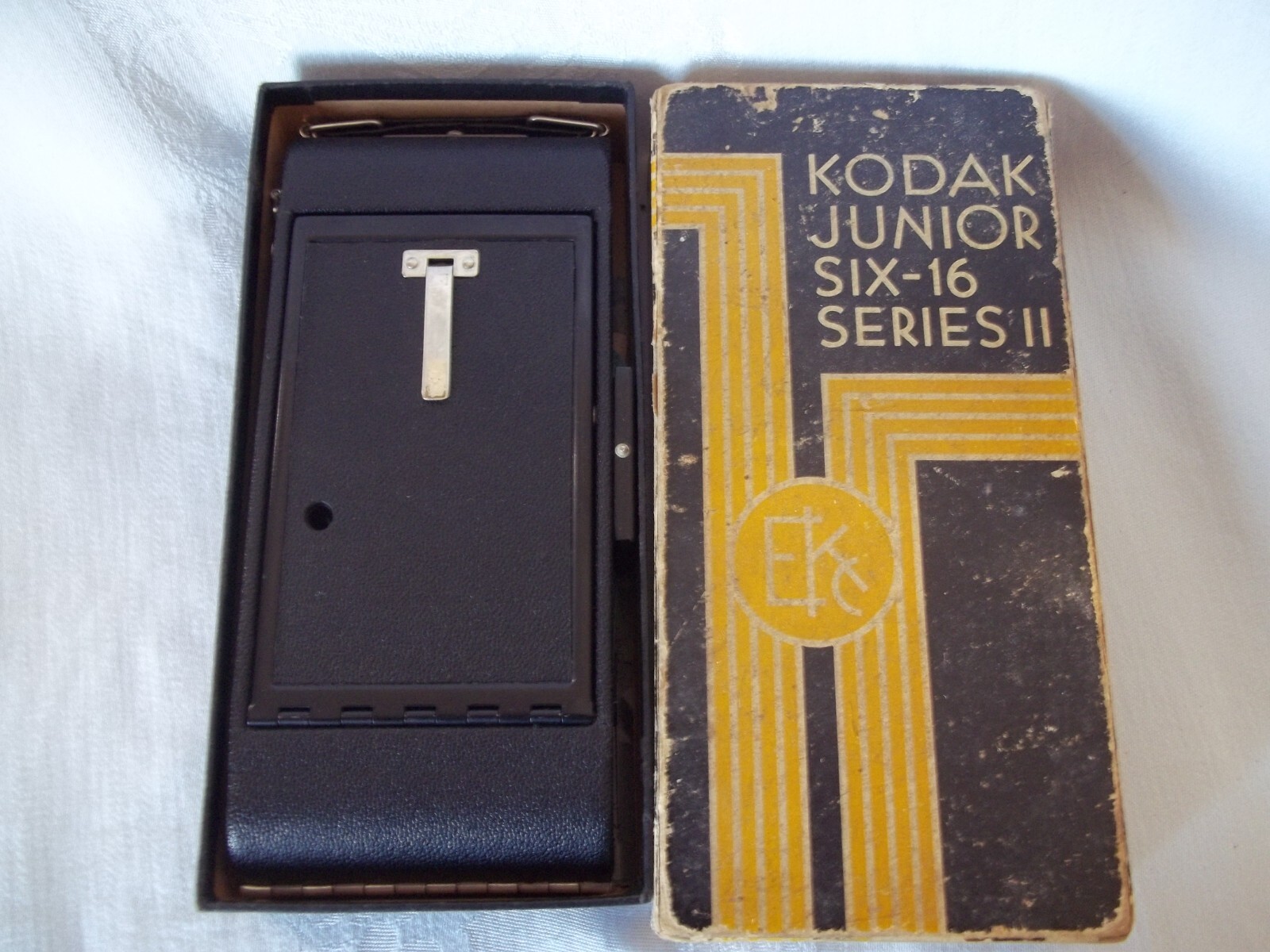 のぶ様ご予約Kodak six-16 BROWNE JUNIOR箱型カメラ稼働品 のぶ様