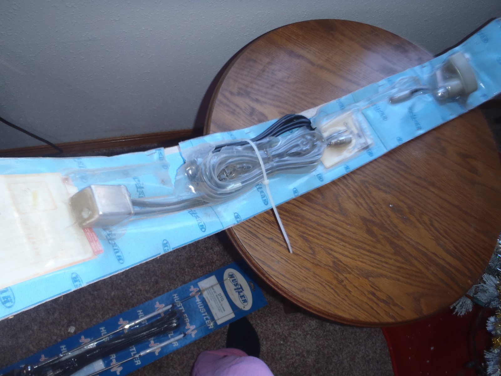 NOS VINTAGE HUSTLER NEW-TRONICS CB-AM/FM ANTENNA MOUNT MOBILE ANTENNA