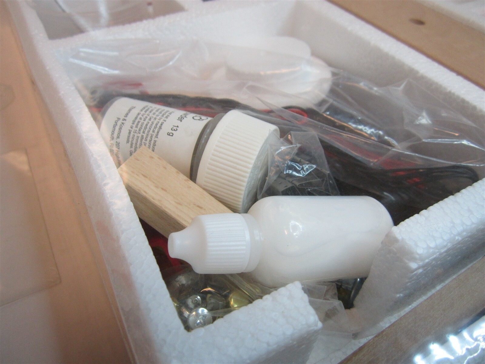 Thames & Kosmos (C-9991) Power House Educational Alternative Energy Model Kit