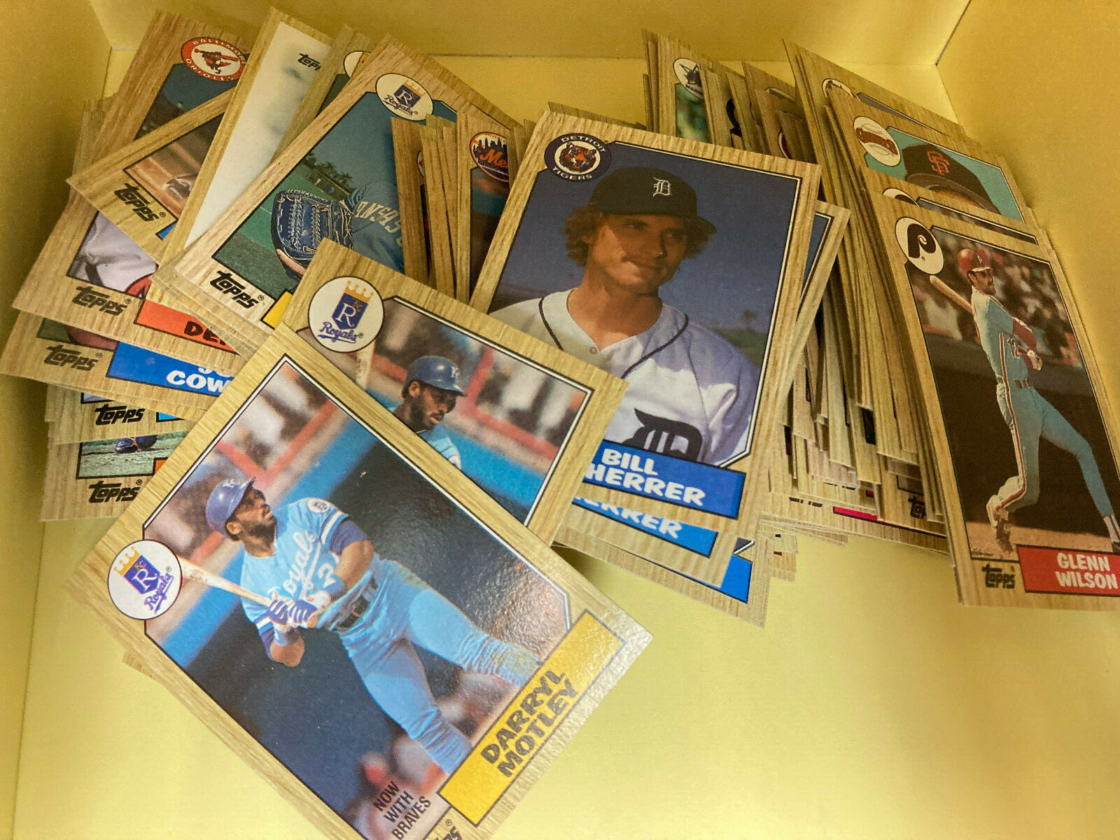 1987 Topps MLB Baseball Card #301 ~ #400 - You Pick ($2 1987 Topps MLB Baseball Card #301 ~ #400 - You Pick ($2