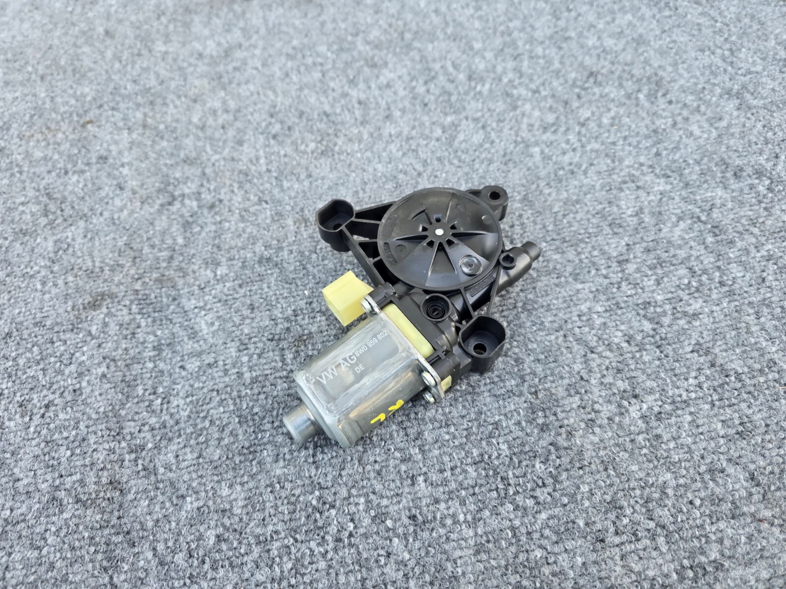 LEFT SIDE DOOR WINDOW MOTOR ASSEMBLY OEM 86K 2017-2024 AUDI Q7 SQ7 3.0T