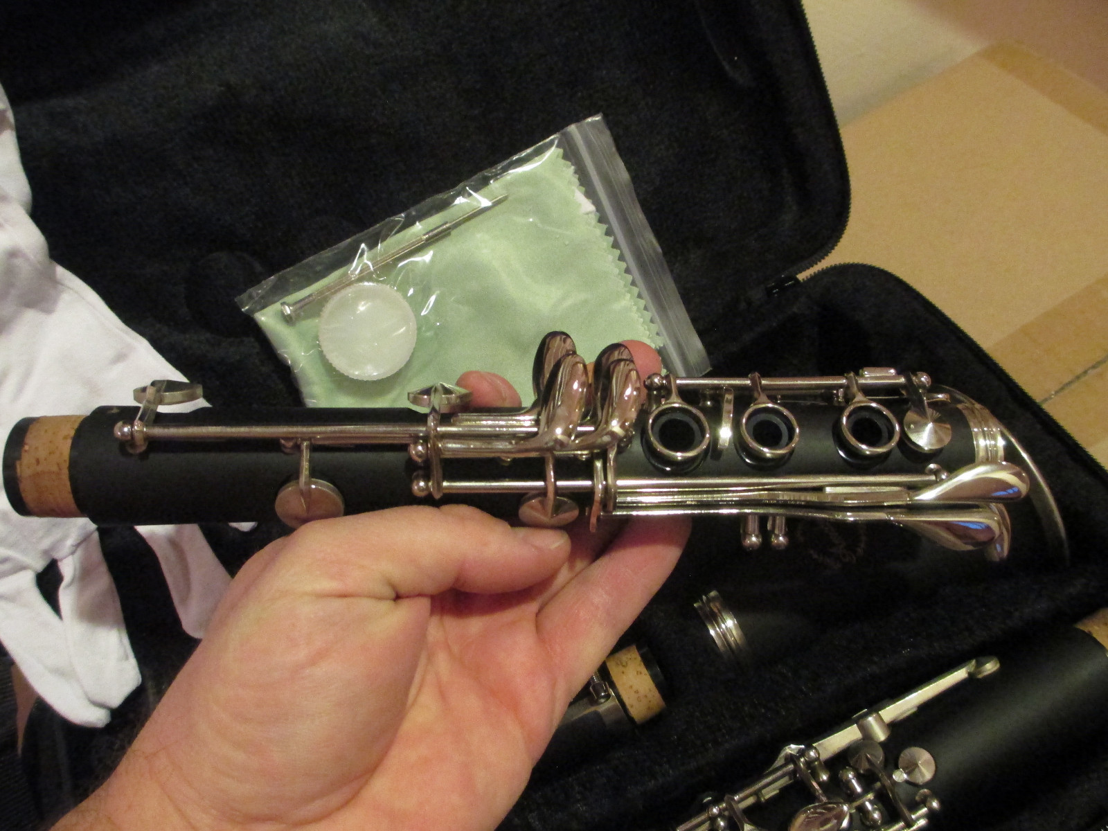 AMADEUS STUDENT CLARINET WITH CARRYING CASE