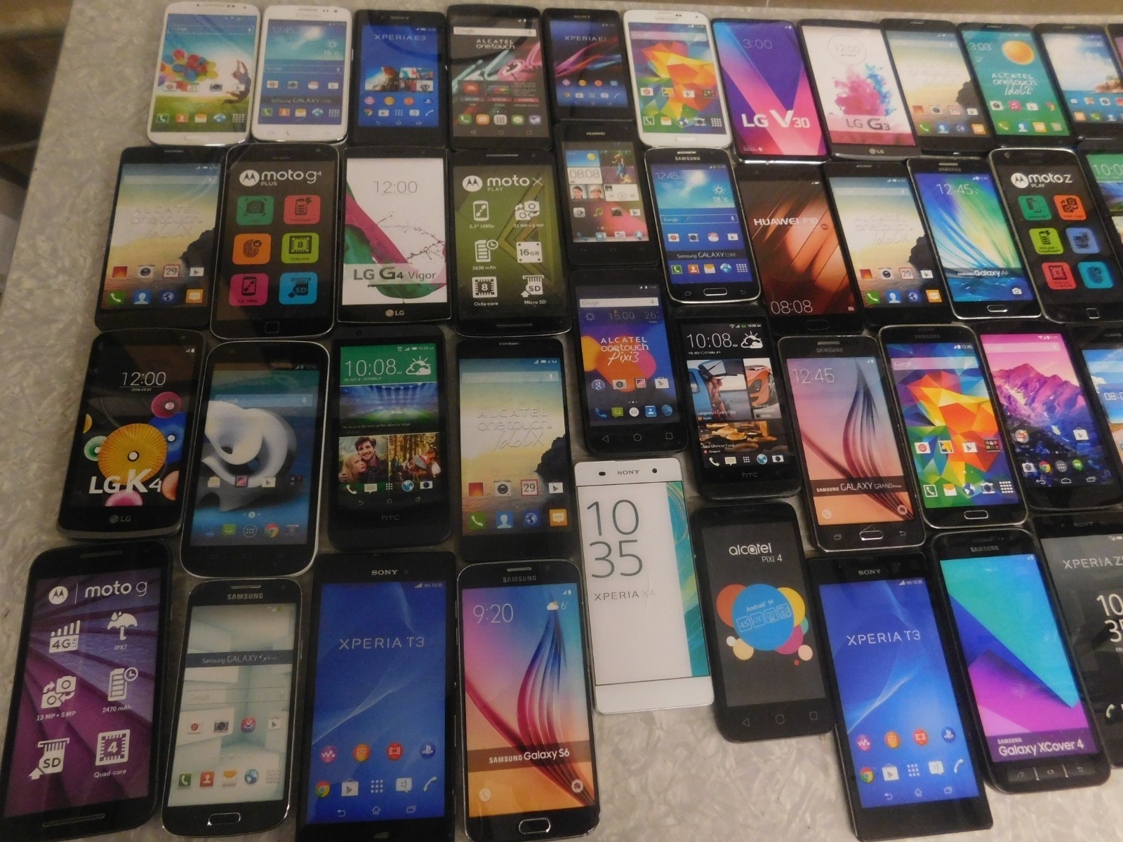 Lot Of Demo/Display Dummy Cell Phones Qty. 52