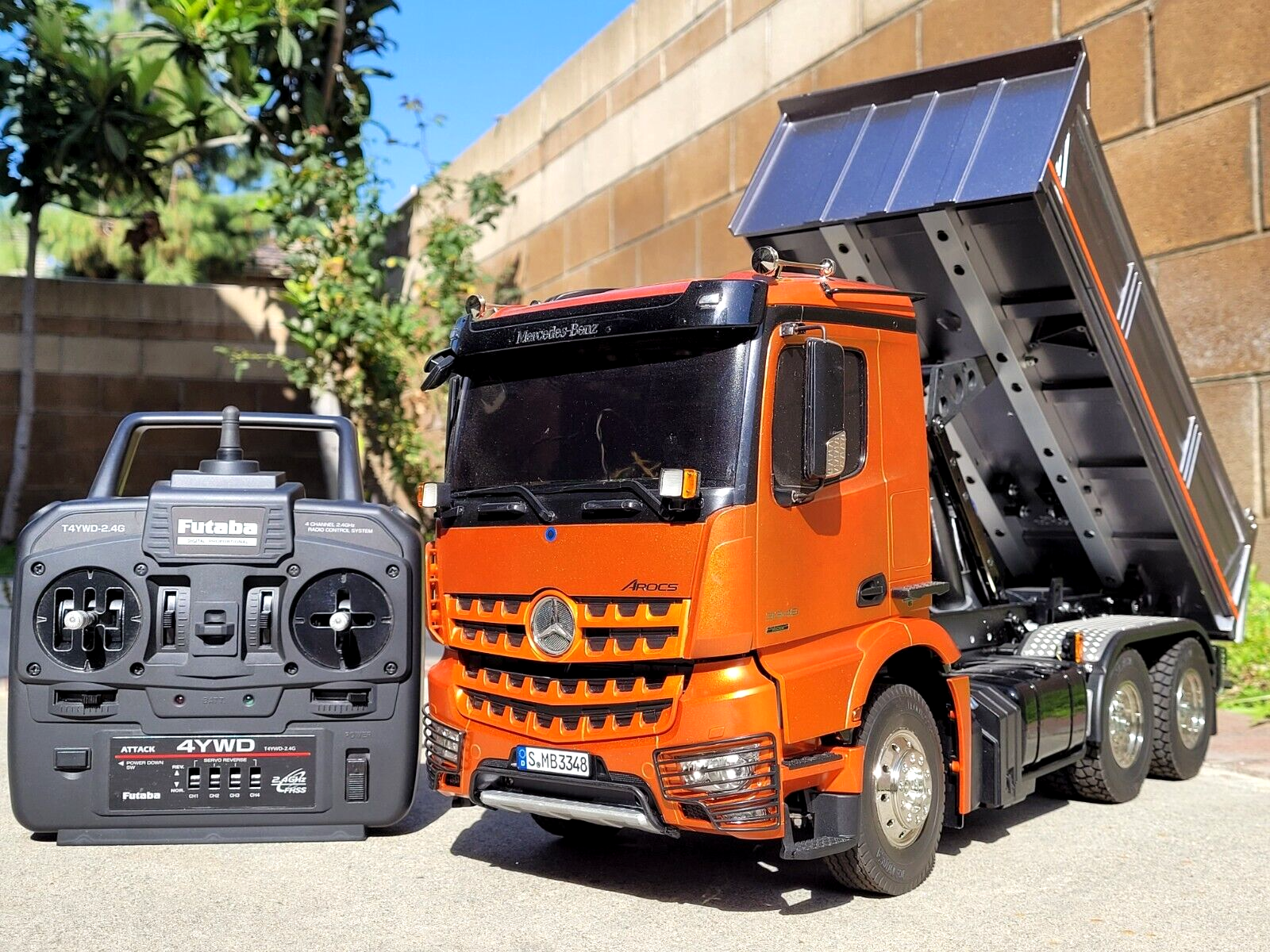 Mercedes-Benz Arocsタミヤ RC トレーラーキャビン フルオペ Tamiya 1/14 Mercedes-Benz Arocs Dump Truck Red Cabin/Silver