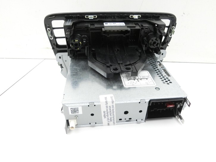Seat Mii KF1 11-16 Autoradio CD-Radio RCD 215 SE mit Klima-Bedienteil Seat Mii KF1 11-16 30.03.2016 1SL035156E... Vorschau 4
