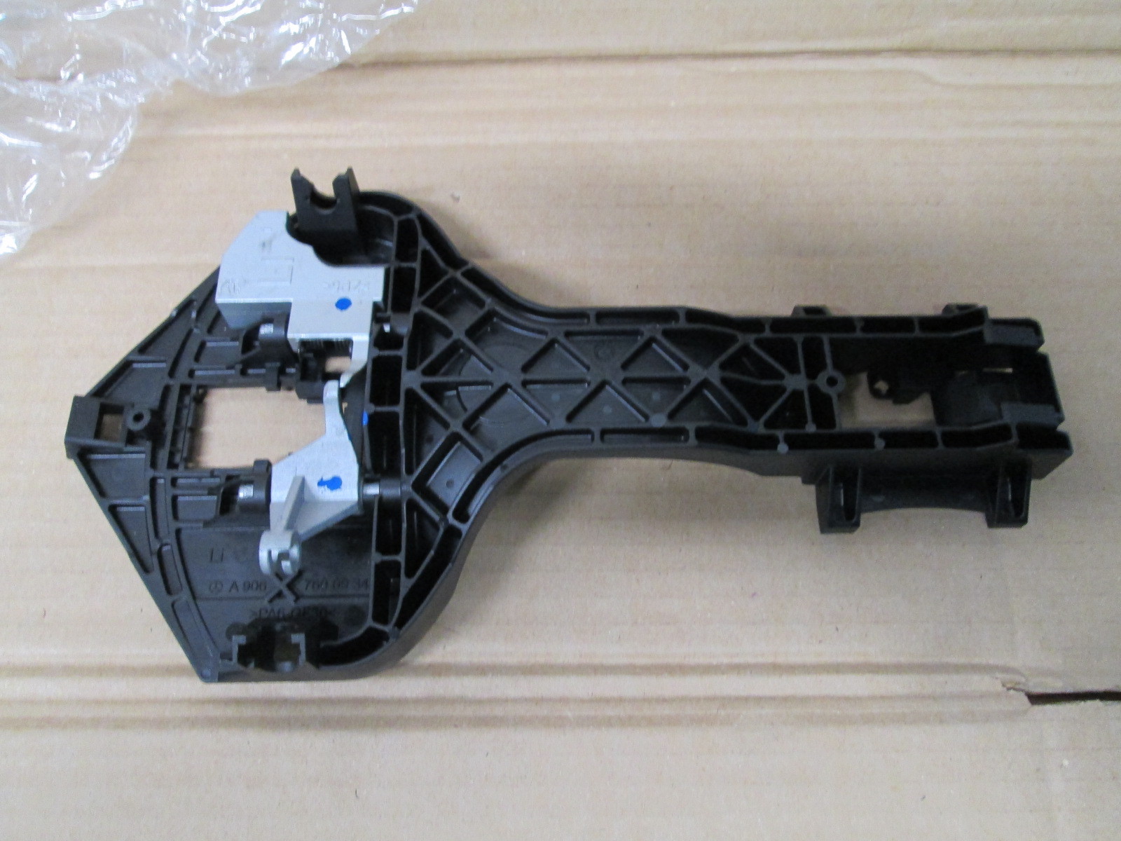 Neu Original VW Crafter Vorne Links Türgriff Halterung Stange