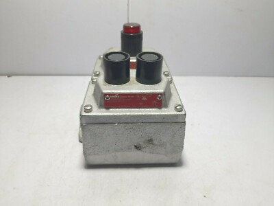 Cooper Crouse Hinds EDS22471 J1 Drucktaste Und Pilot Licht Station