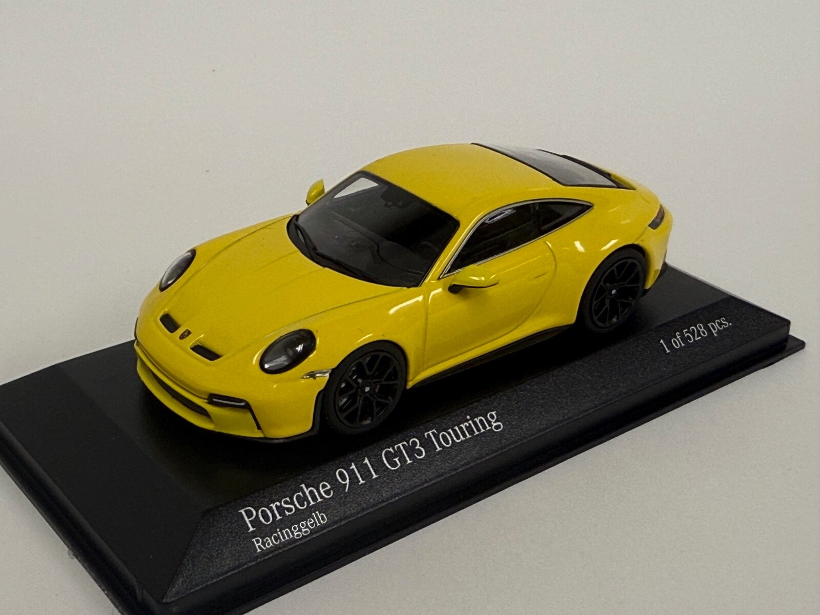 【MINICHAMPS】Porsche911GT3 Touring YELLOW 1/43 Minichamps Porsche 911 GT3 Touring from 2021 in Yellow