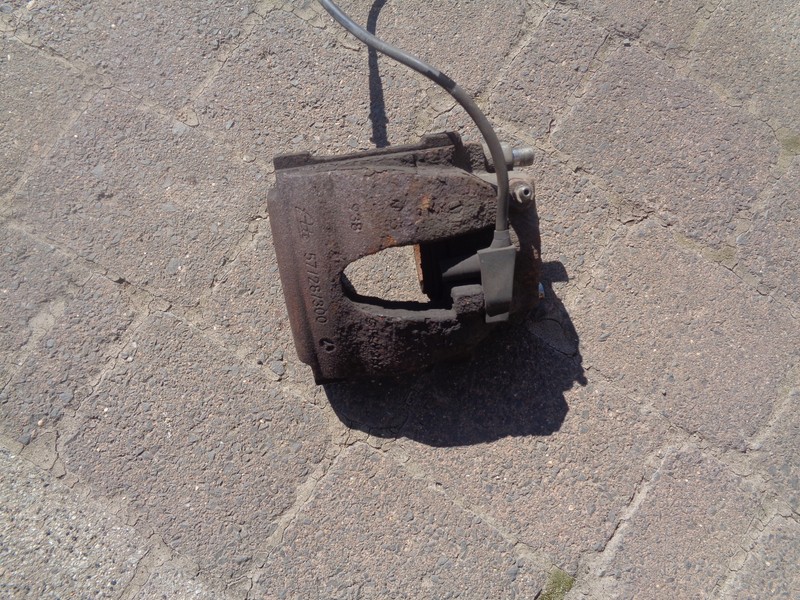 BREMSSATTEL VORNE RECHTS