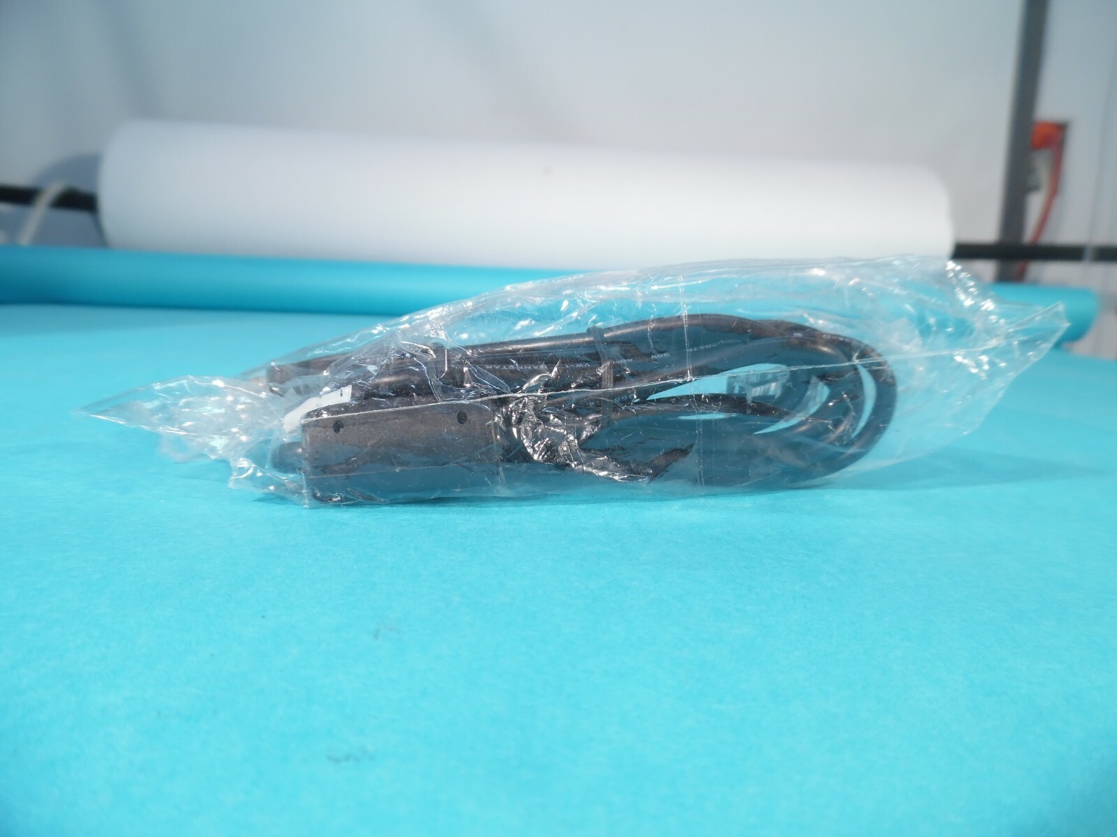 APC UPS USB to Ethernet (RJ45/RJ50) Data Cable Part No 940-0127E FCI - 6FT - New
