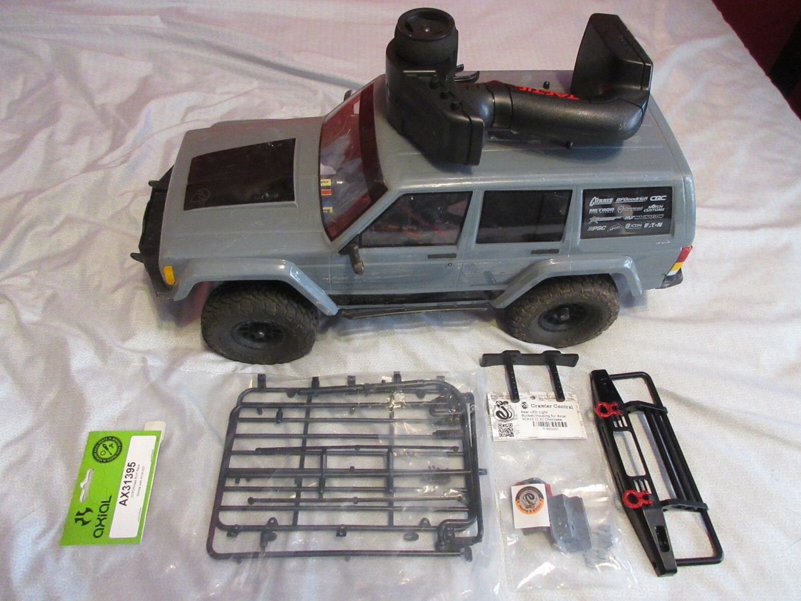 a little worn but fully functional Axial SCX10 II Jeep