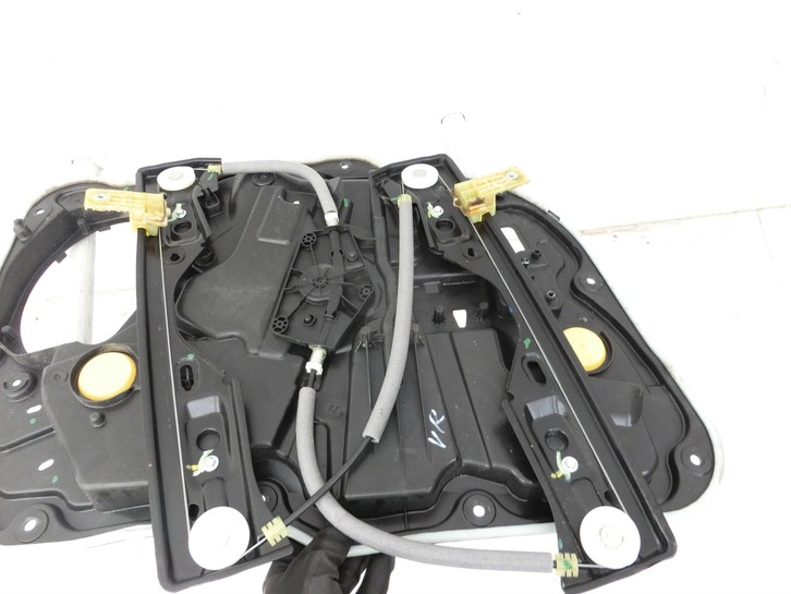 Jeep Compass II 17-21 Fensterheber o. FH-Motor Rechts Vorne Jeep Compass II 17-21 12.03.2019 68242678AA C47484-106... Vorschau 5