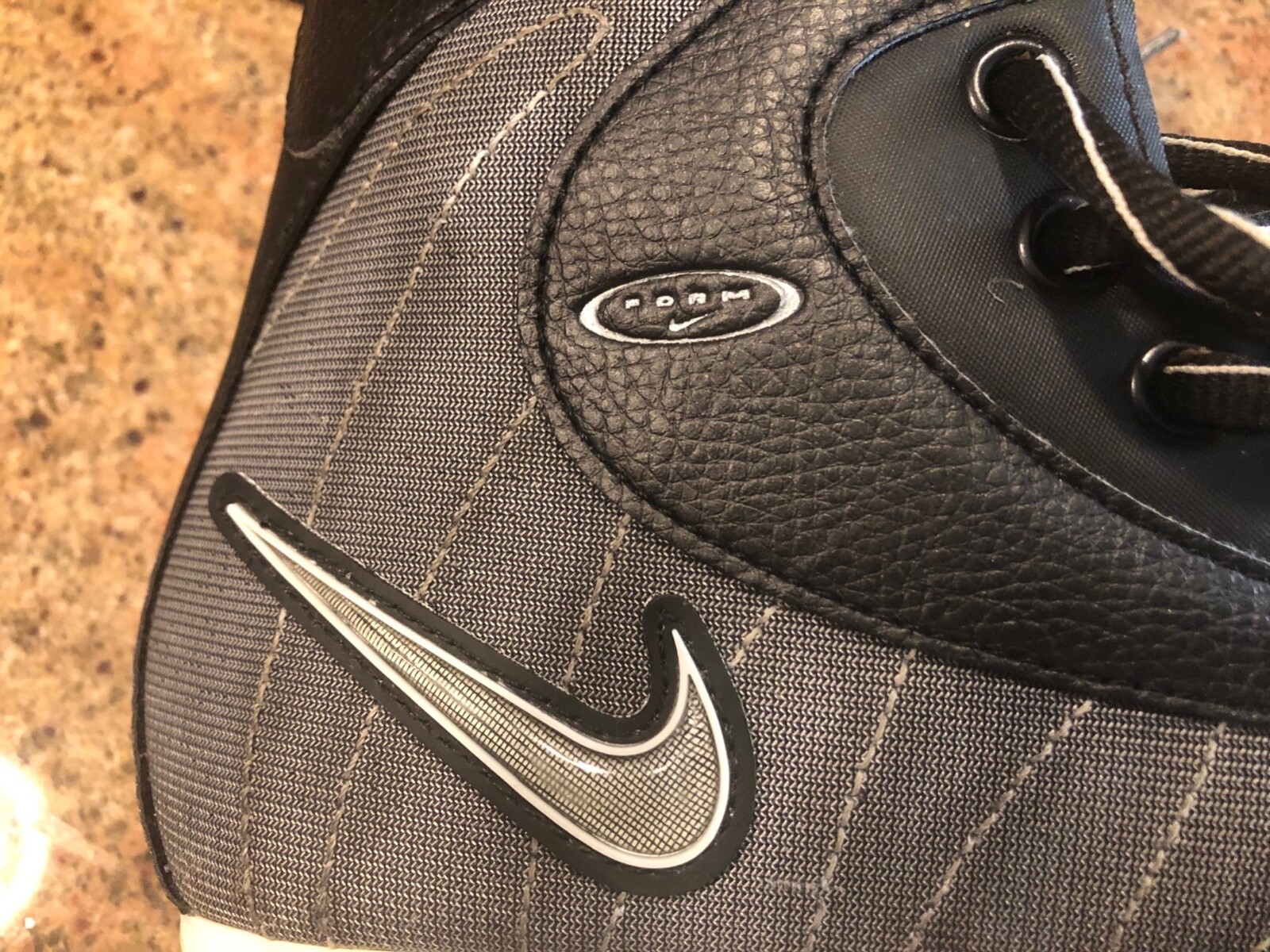 Nike Ignite 3 Ice Hockey Skates, Men's size 9D Good Condition