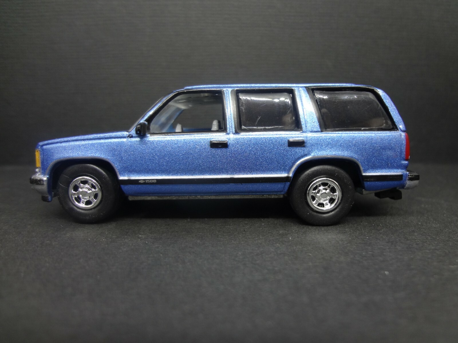 Johnny Lightning 1997 Chevrolet Tahoe blue - Loose 1:64 | eBay
