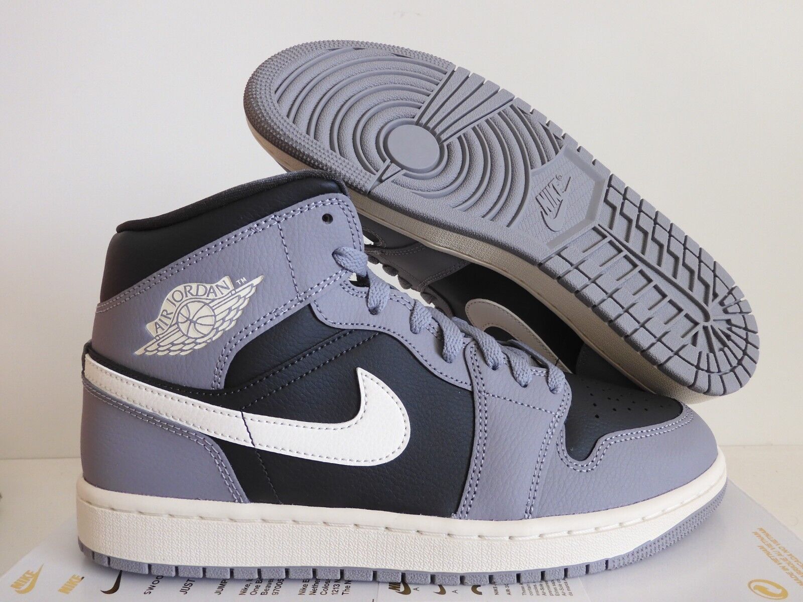 靴 NIKE AIR JORDAN 1 MID BQ6472-022 Nike W Air Jordan 1 Mid Cement Grey BQ6472-022 Women's Size