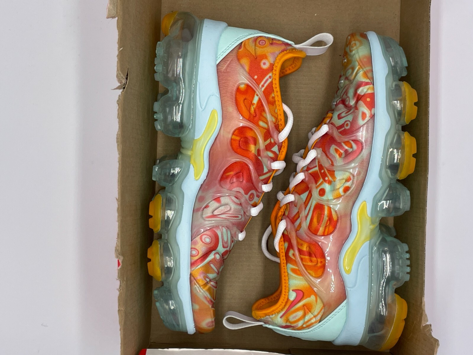 vapormax plus ember glow