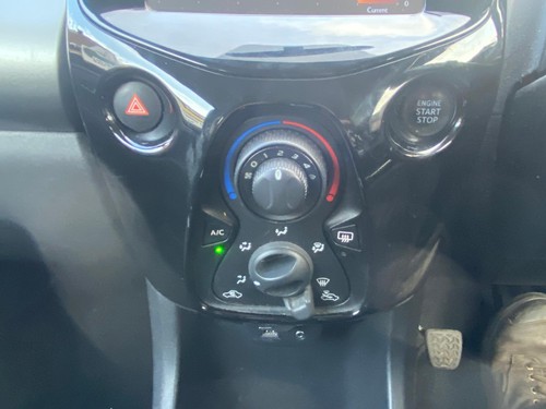 Peugeot 108 image
