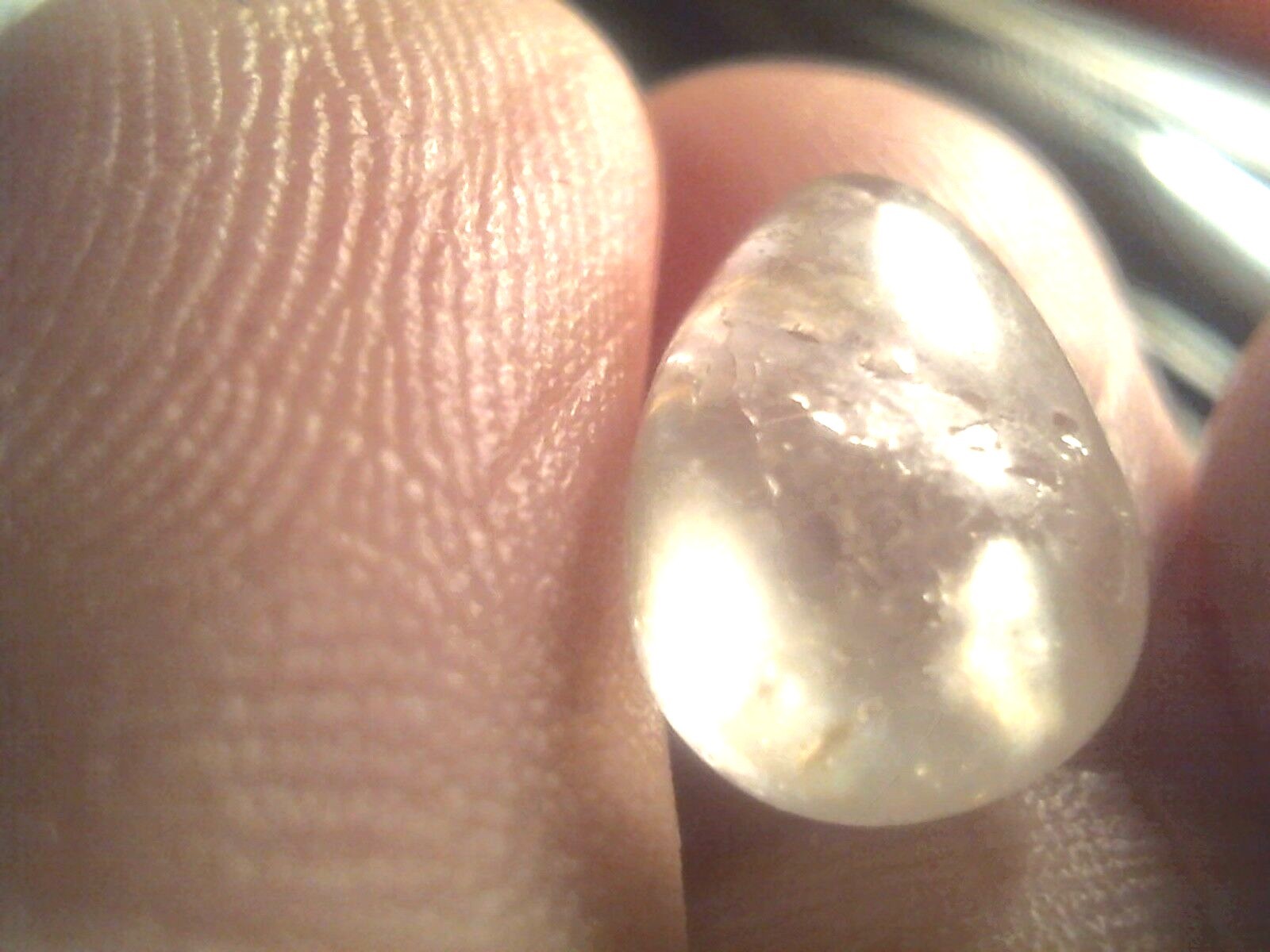 7.30 CT. ROUGH DIAMOND PEAR GEMSTONE. TRANSPARENT CAB GEM.  UNCUT  UNPOLISHED