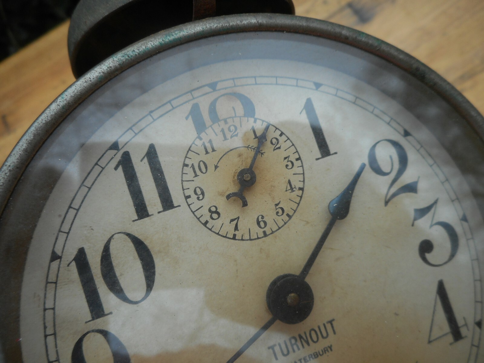 VINTAGE 1910 WATERBURY TURNOUT TOP BELL ALARM CLOCK PEG LEG WORKS GREAT