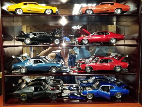 New Acme 1:18 Scale 1970 Chevrolet Chevelle SS 454 (Tuxedo