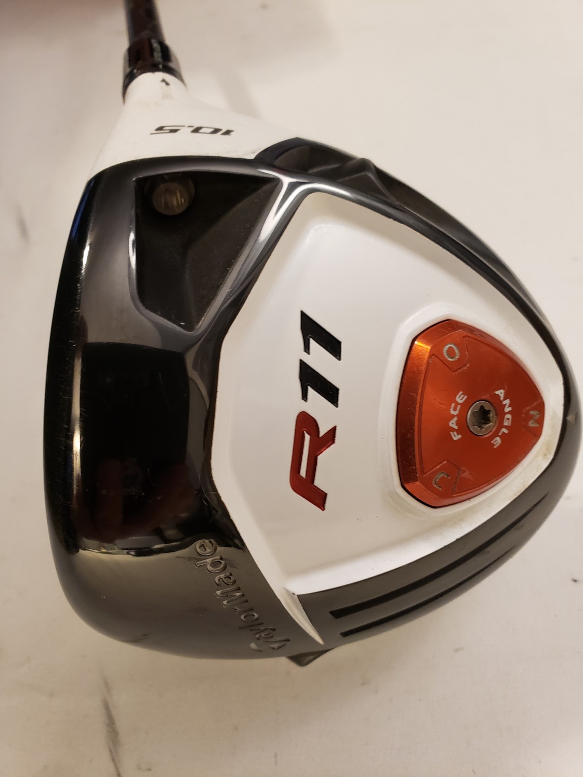 Used TaylorMade R11 Driver 10.5* - Fujikura blur 60 Regular - RH