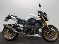 YAMAHA FZ8 ** READY TO GO - AKRAPOVIC - LOW MILES **