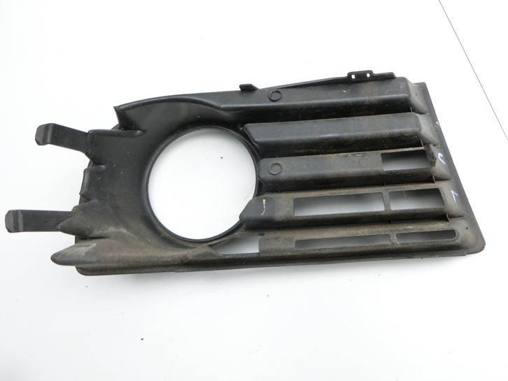 VW Golf V 1K 03-09 Frontblende Rahmen für Nebelscheinwerfer Links VW Golf V 1K 03-09 19.10.2007 1K0853665B gebraucht Vorschau 2