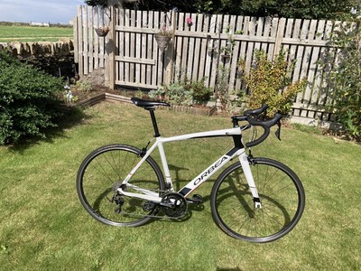 Orbea Avant Carbon road bike. 57 frame shimano 105 groupset