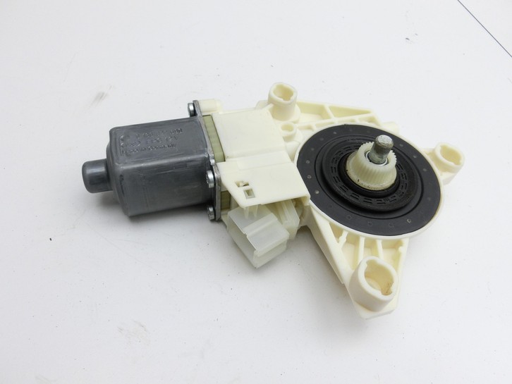 Mercedes W246 B220 11-14 Fensterhebermotor Links Vorne Mercedes W246 B220 11-14 30.04.2013 A2469065100 933865-101... Vorschau 2