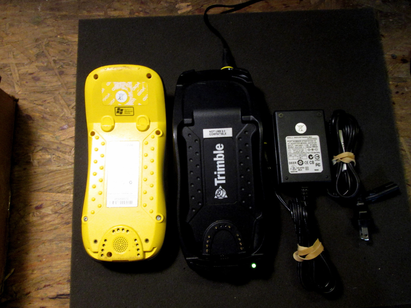 Trimble 50950-20 GeoXT Pocket PC GeoExplorer With Charger Dock & Power Adapter