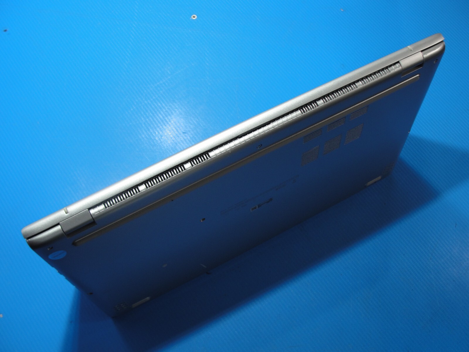 Asus VivoBook X712JA 17.3" HD i5-1035G1 12GB RAM 1TB HDD Windows 11 - Thumbnail 17