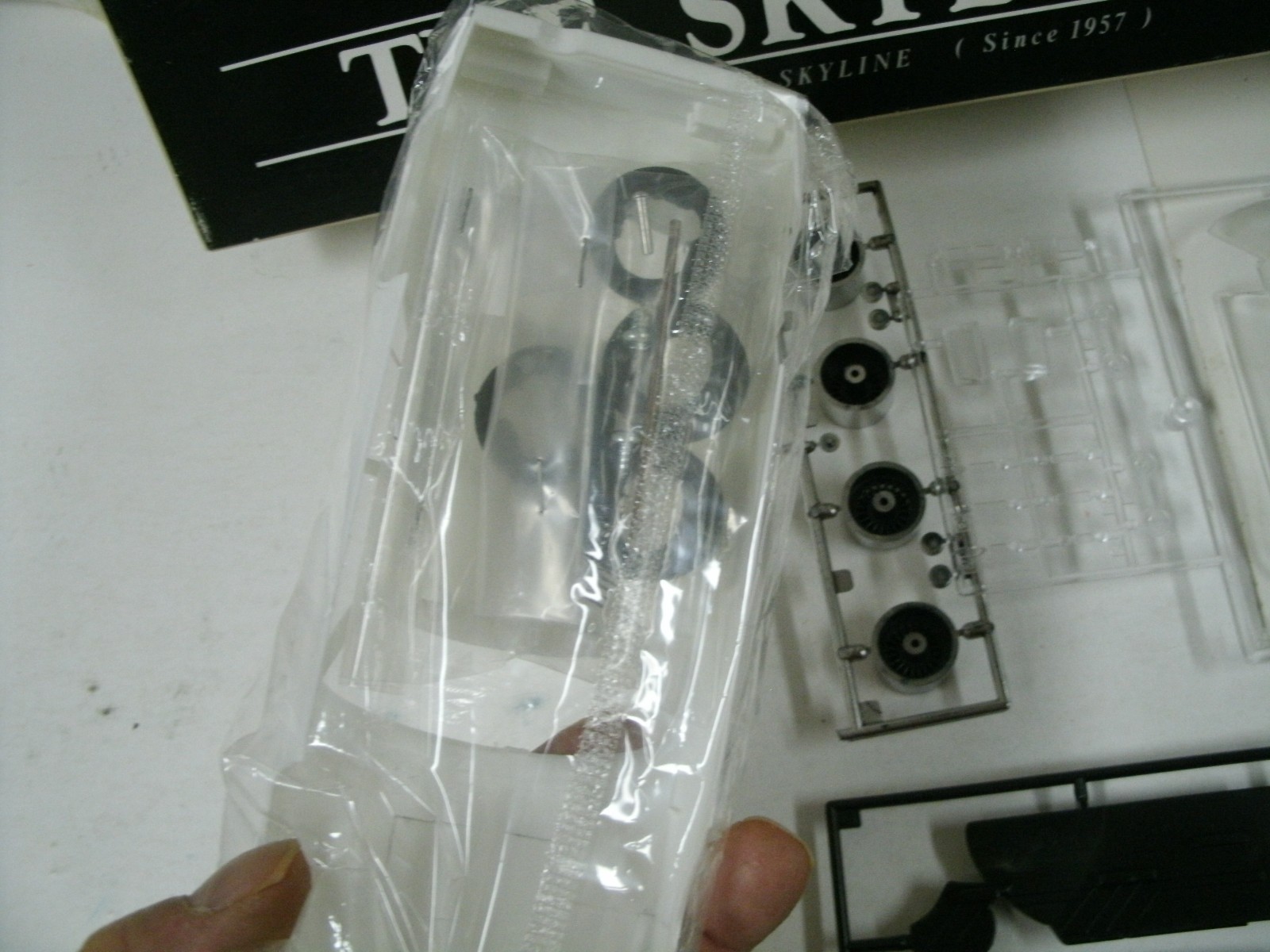 Aoshima 5th The Skyline 1977-1981 2000 Turbo GT-E-S 1:24 Model Car Kit #TS-1300