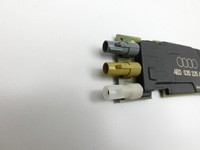 Audi A8 4E 05-08 Antennenverstärker Weiche Antenne Audi A8 4E 05-08 17.05.2006 4E0035225AP 921-900-012 41017892-139... Vorschau 2