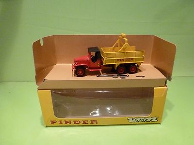 VEREM V852 G.M.C. GMC CCKW 6x6 CIRCUS PINDER RED GOOD CONDITION IN BOX