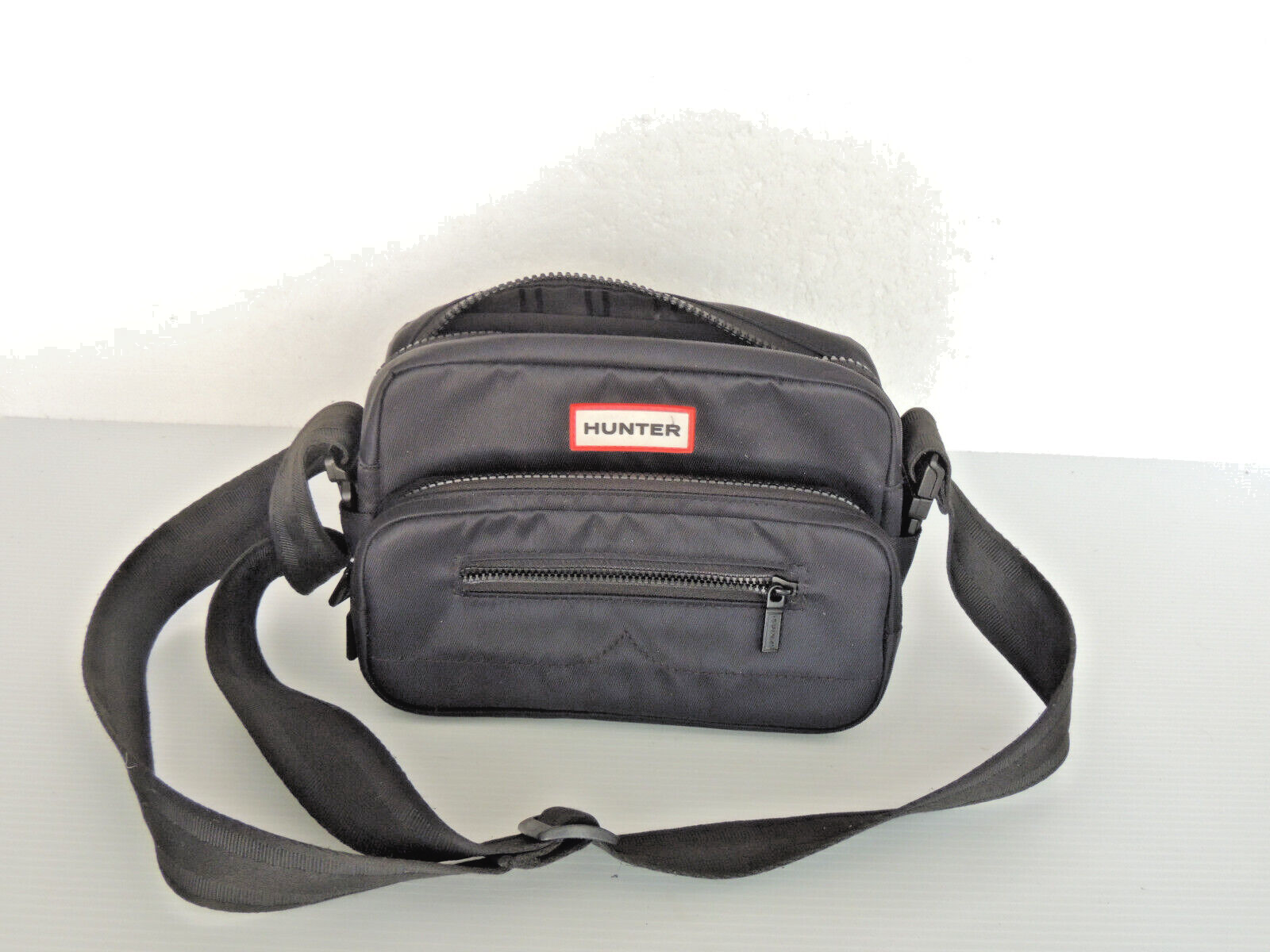 バッグ・カバンその他 HUNTER UNISEX Intrepid Padded Mini Cross Bag White Willow UB INTREPID PUFFER MINI CROSSBODY – Hunter Singapore