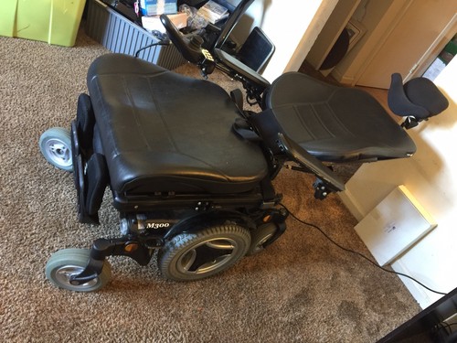 PERMOBIL M300 HD WHEELCHAIR,POWER TILT RECLINE LEGS AND LIFT 450LBS READ DETAILS