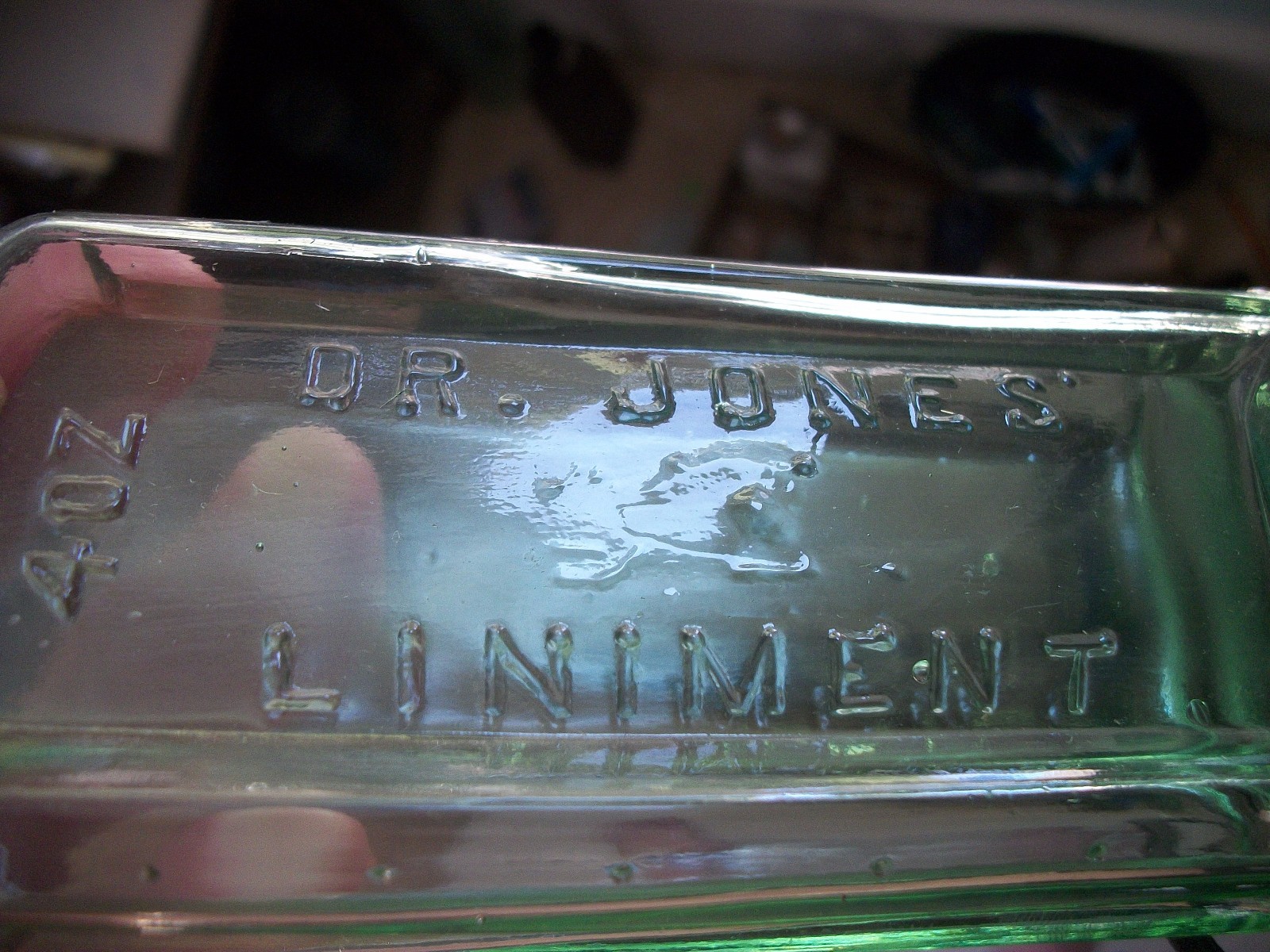 GREEN COLOR DR. JONES BEAVER LINIMENT VERY NEAT BEAVER PICTURE 1890S MEDICINE