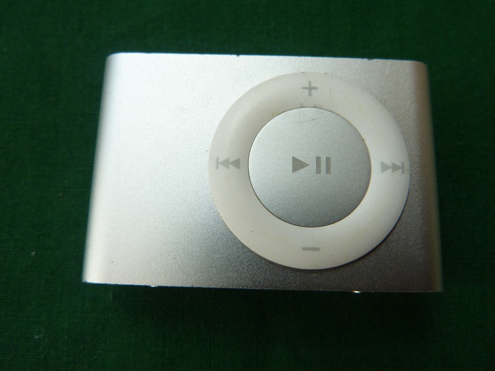 APPLE IPOD SHUFFLE SILVER - A1204 | eBay