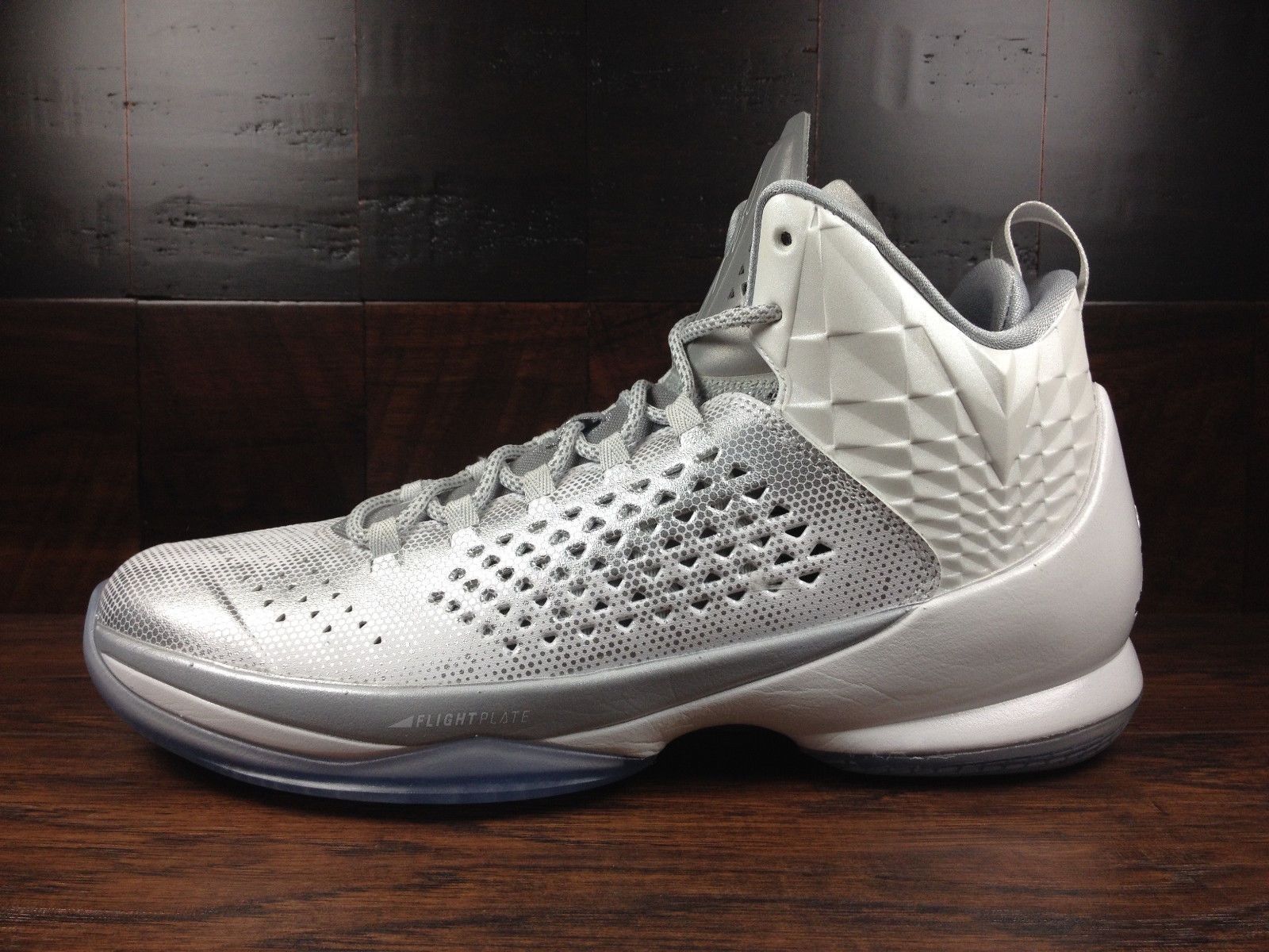Detalles de Jordan Melo M11 All Star Blanco de Hombre Plata Zapatillas Baloncesto 716639 106 Detalles de Jordan Melo M11 All Star Blanco de Hombre Plata Zapatillas Baloncesto 716639 106