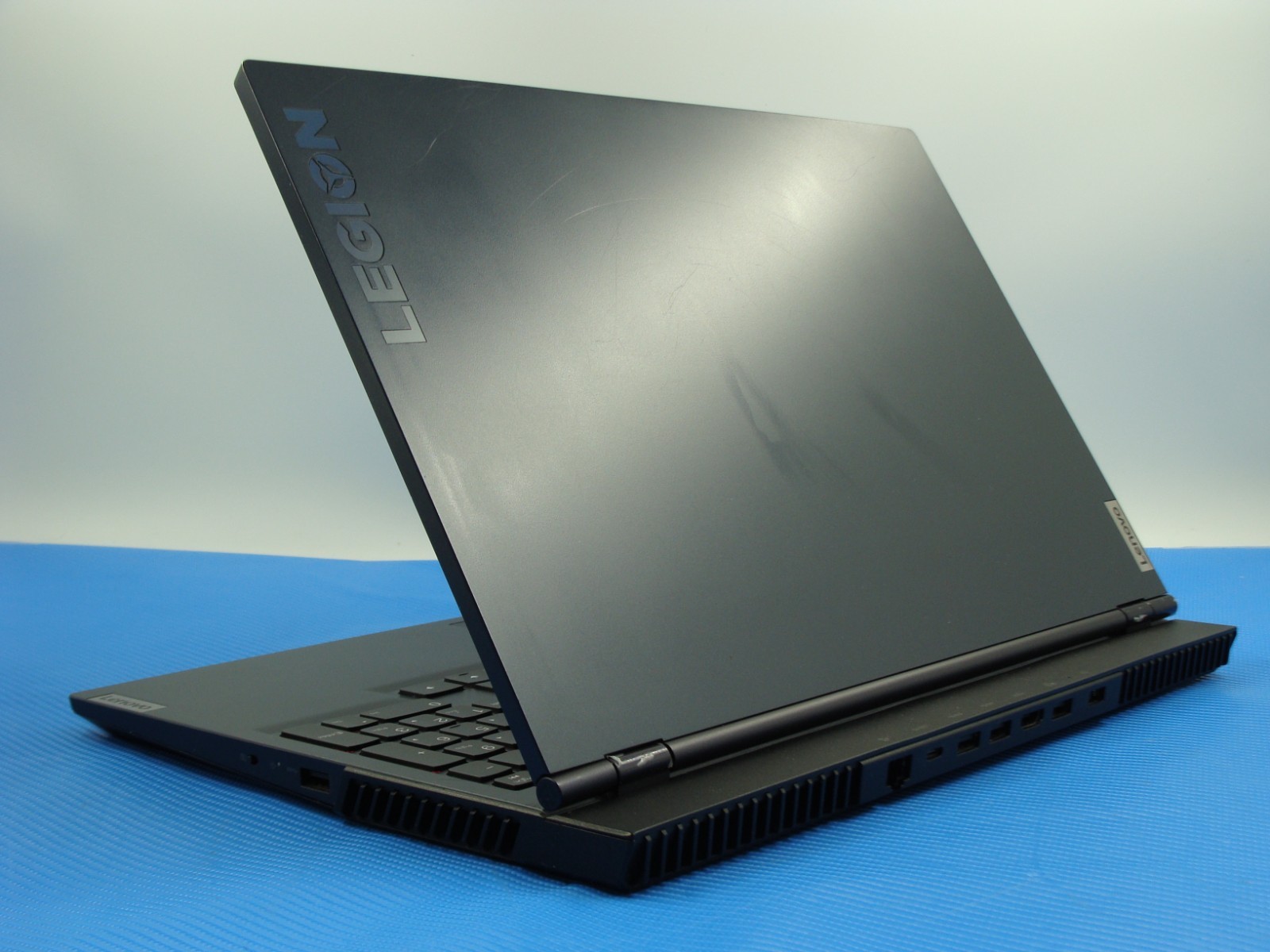 Lenovo Legion 5 15ACH6 15.6" FHD 165Hz Ryzen 7 32GB 512GB RTX 3050 Ti - Thumbnail 3