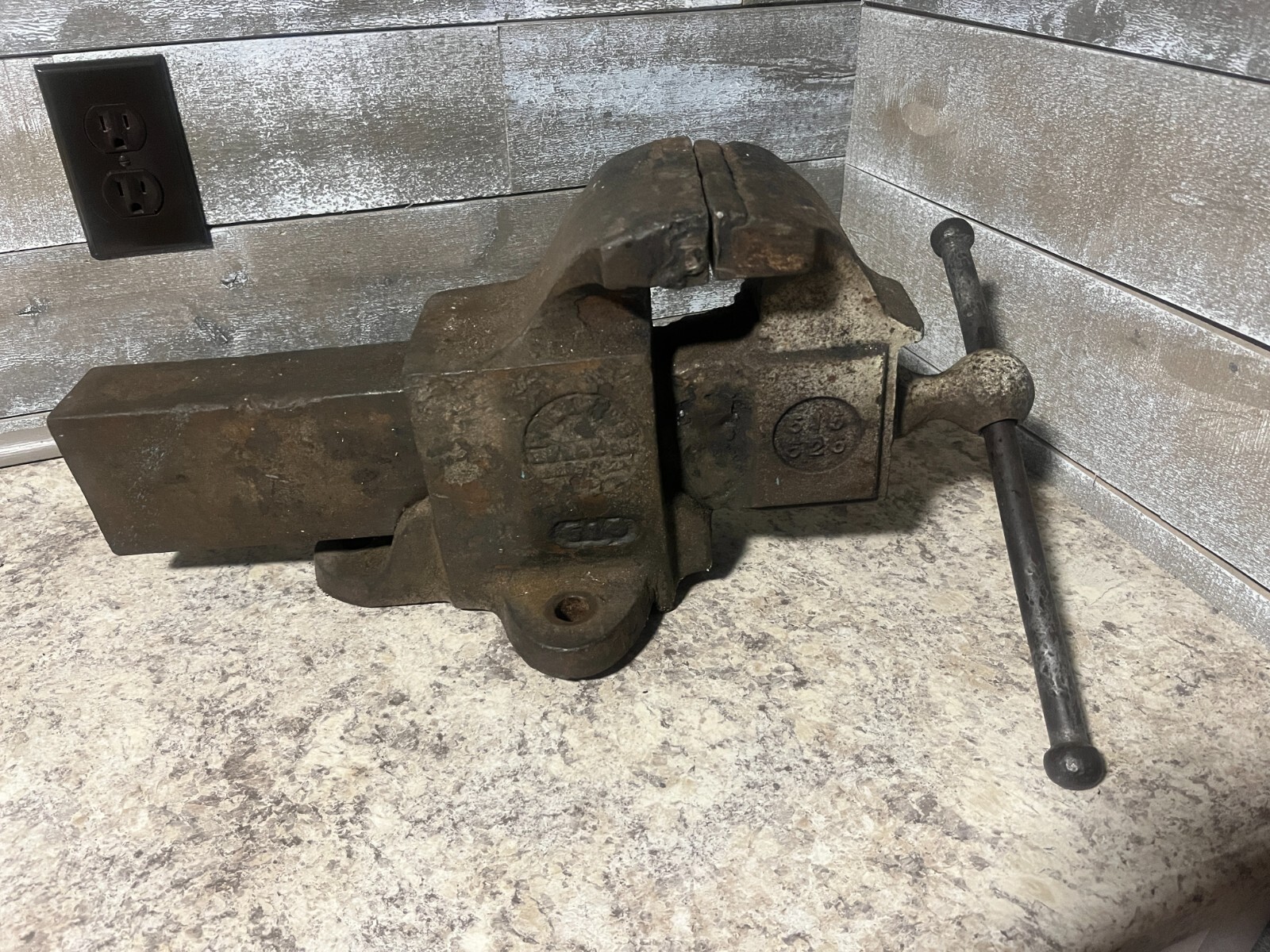 Vintage PRENTISS Bulldog 515 526 Bench Vise — 4