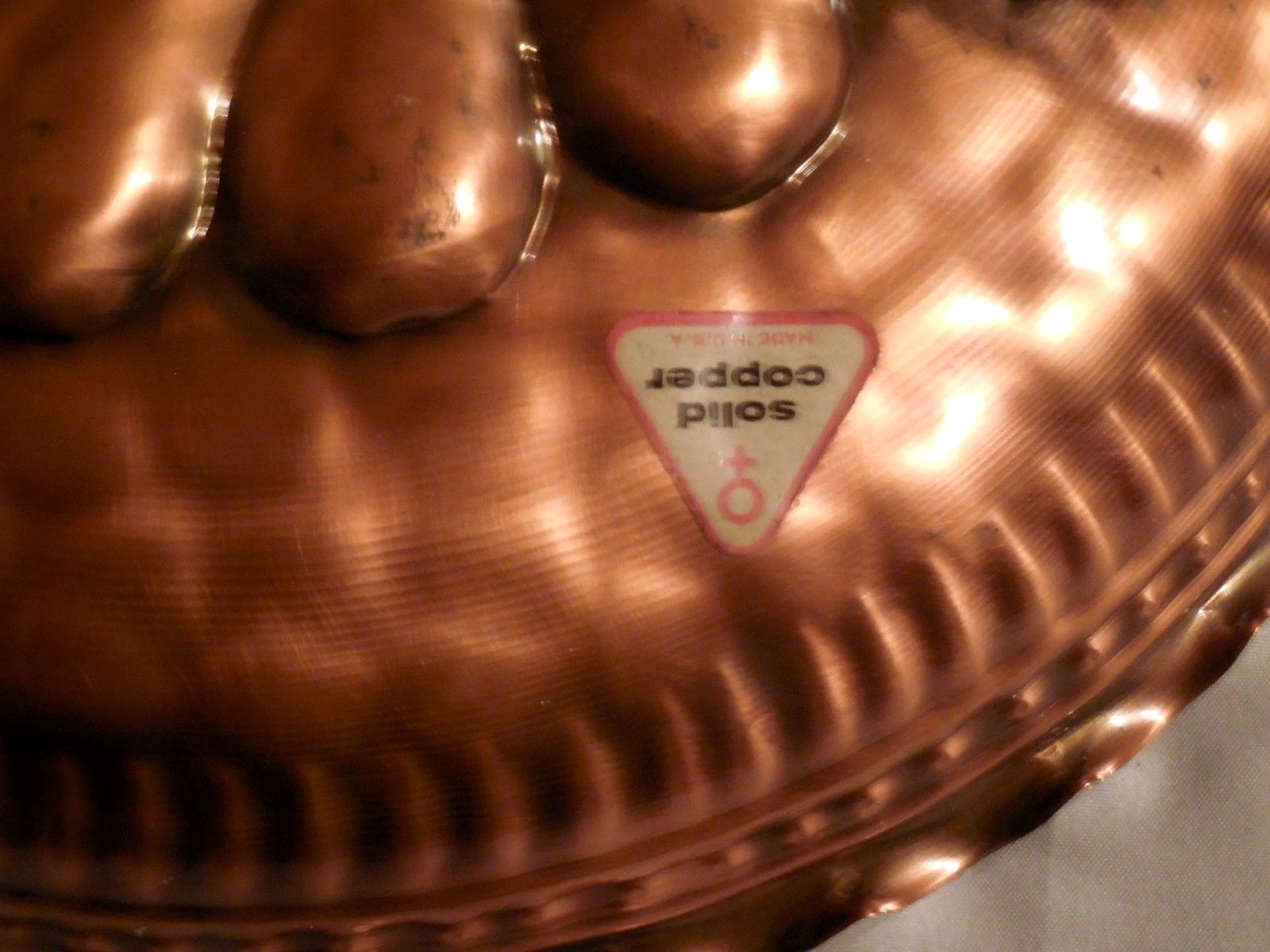 VINTAGE PRE-OWNED LARGE ARTS AND CRAFTS LOOK COPPER WALL HANGING PLAQUE USA