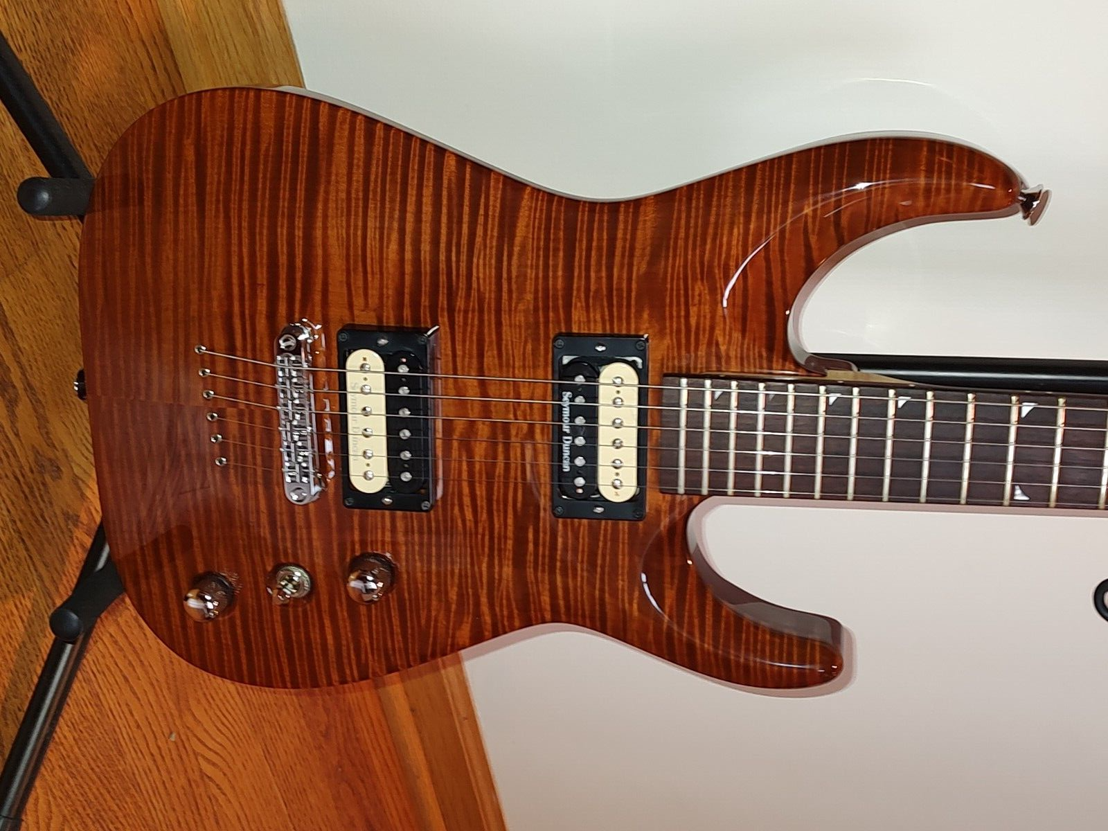 JACKSON ARCHTOP DINKY - MAPLE FLAME TOP / BIRDSEYE MAPLE NECK