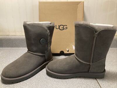 UGG Womens Bailey Button II Boots Grey size 8 New in the box