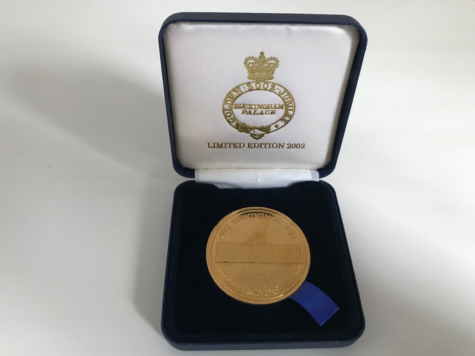 Simply-Coins~ 2002 QUEENS GOLDEN JUBILEE/BUCKINGHAM PALACE